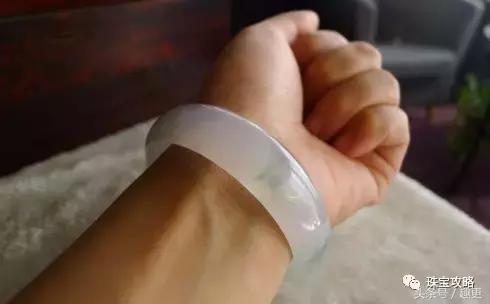 胖了手镯取不下来有什么方法,长胖了手镯摘不下来怎么办