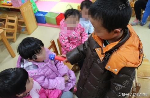 幼儿园小手拉大手主题活动计划,小班主题活动大手牵小手