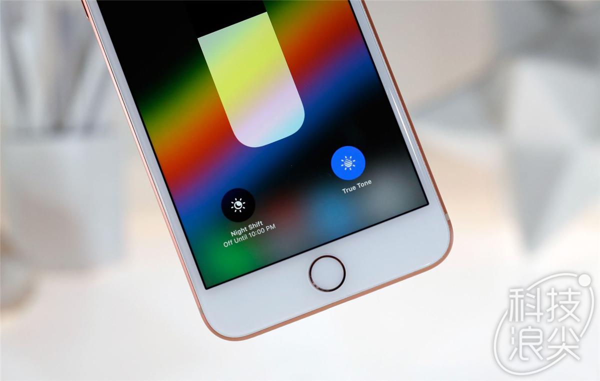 iphone8和8plus哪个更值得买,还在纠结要不要买iphonese