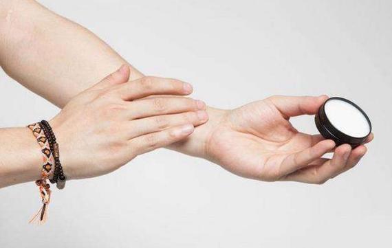 觉得香水很难闻,觉得香水太浓可以兑水吗