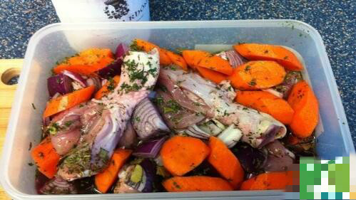 法式红酒焗鹅肝,法式红酒烩牛尾特点