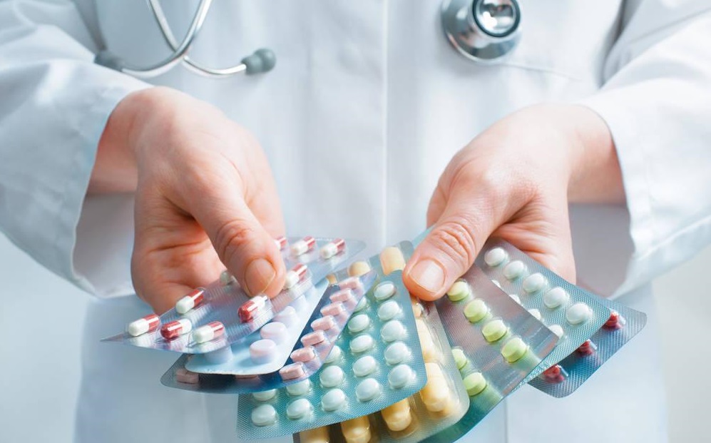 灰指甲没治自动好怎么回事,治疗灰指甲的药伤肝有办法缓解吗