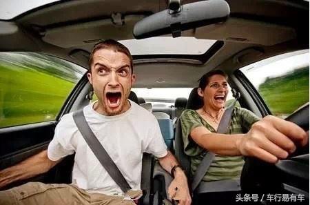 油门突然失效是什么原因,行驶过程中突然油门失灵