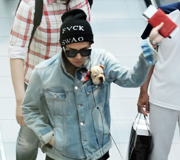 林允儿鹿晗王大陆同款,鹿晗与林允儿穿着红色衣服