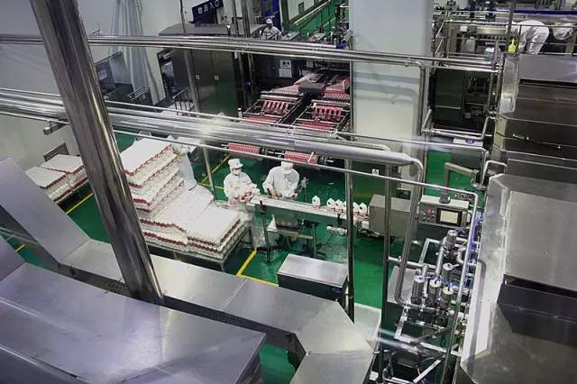 “牛奶男星”怎么喝出来,带你们看看蒙牛工厂内部就知道了!