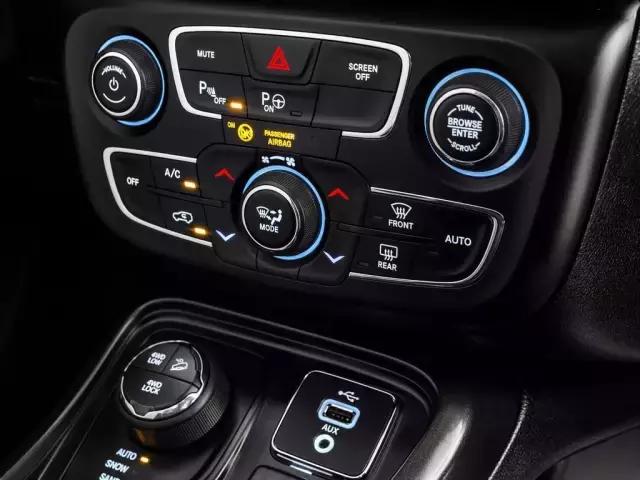 吉普指南者顶配精英版,jeep指南者进口版顶配