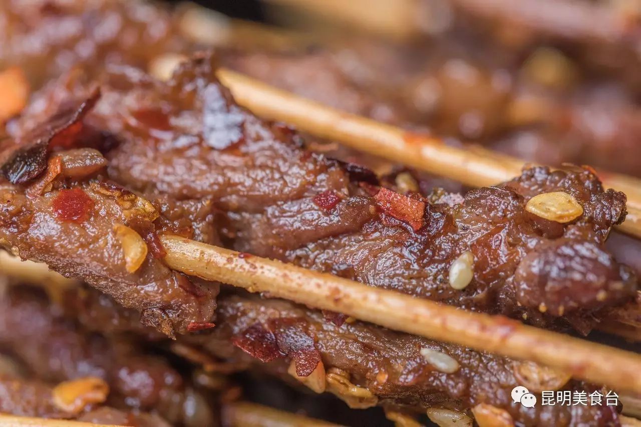 昆明排队到腿软的14家民间老店，吃过6家以上算你厉害