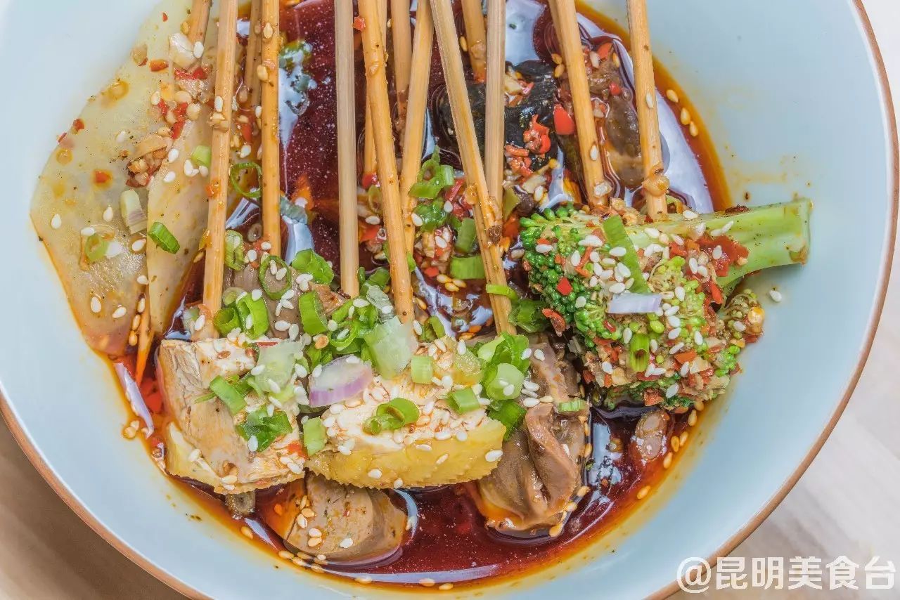 昆明排队到腿软的14家民间老店，吃过6家以上算你厉害