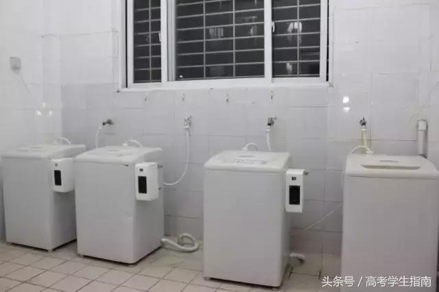 只有一套军训服的新生在军训期间如何换衣服？