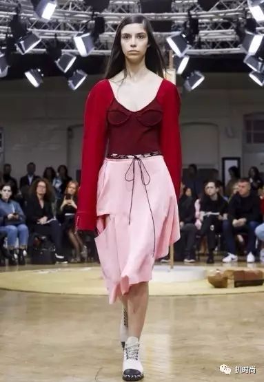 2018春夏伦敦时装周丨Burberry之外，还有什么可看？