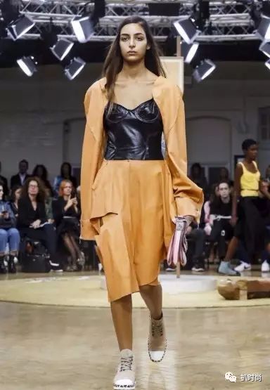 2018春夏伦敦时装周丨Burberry之外，还有什么可看？