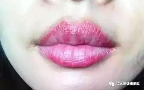 唇部怎么避免做花唇,乌唇变自然唇怎么调