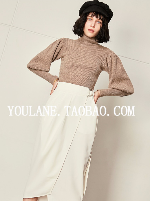 暖过拥抱,柔过亲吻,只有羊绒衫能给女人温柔的怀抱