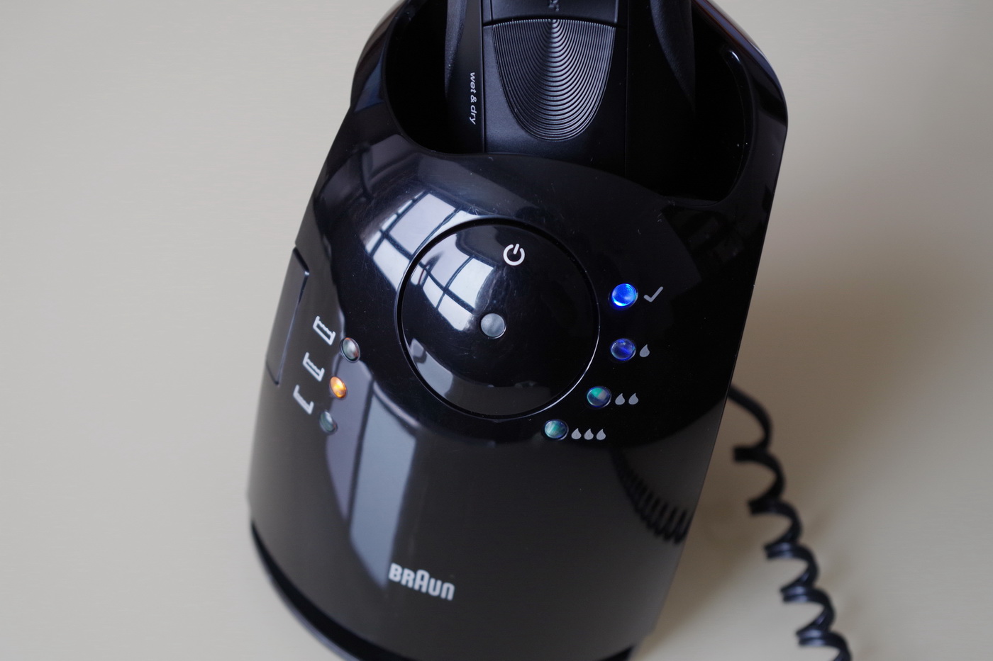 博朗尊享9系男士电动剃须刀,德国博朗电动剃须刀6系