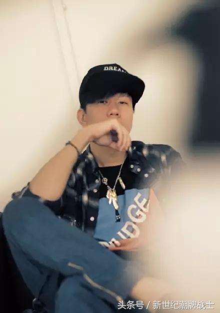 改变全世界饰品概念的人，有人说他的饰品定将传承百年