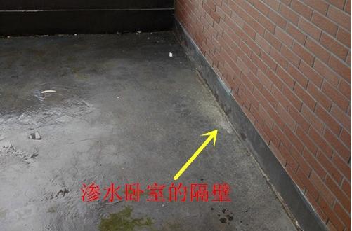 卫生间水管从上走还是从下走,卫生间水管走地面要抬高多少