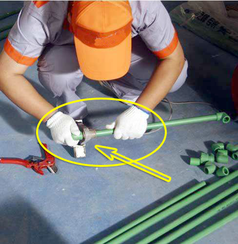 家里装修改水避坑指南,装修师傅去楼下改水需要注意啥