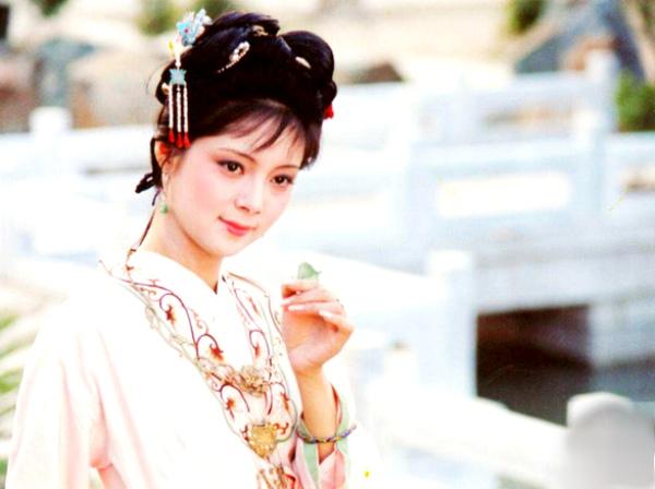 红楼梦中薛宝钗的人情世故,红楼梦中薛宝钗是坏的吗