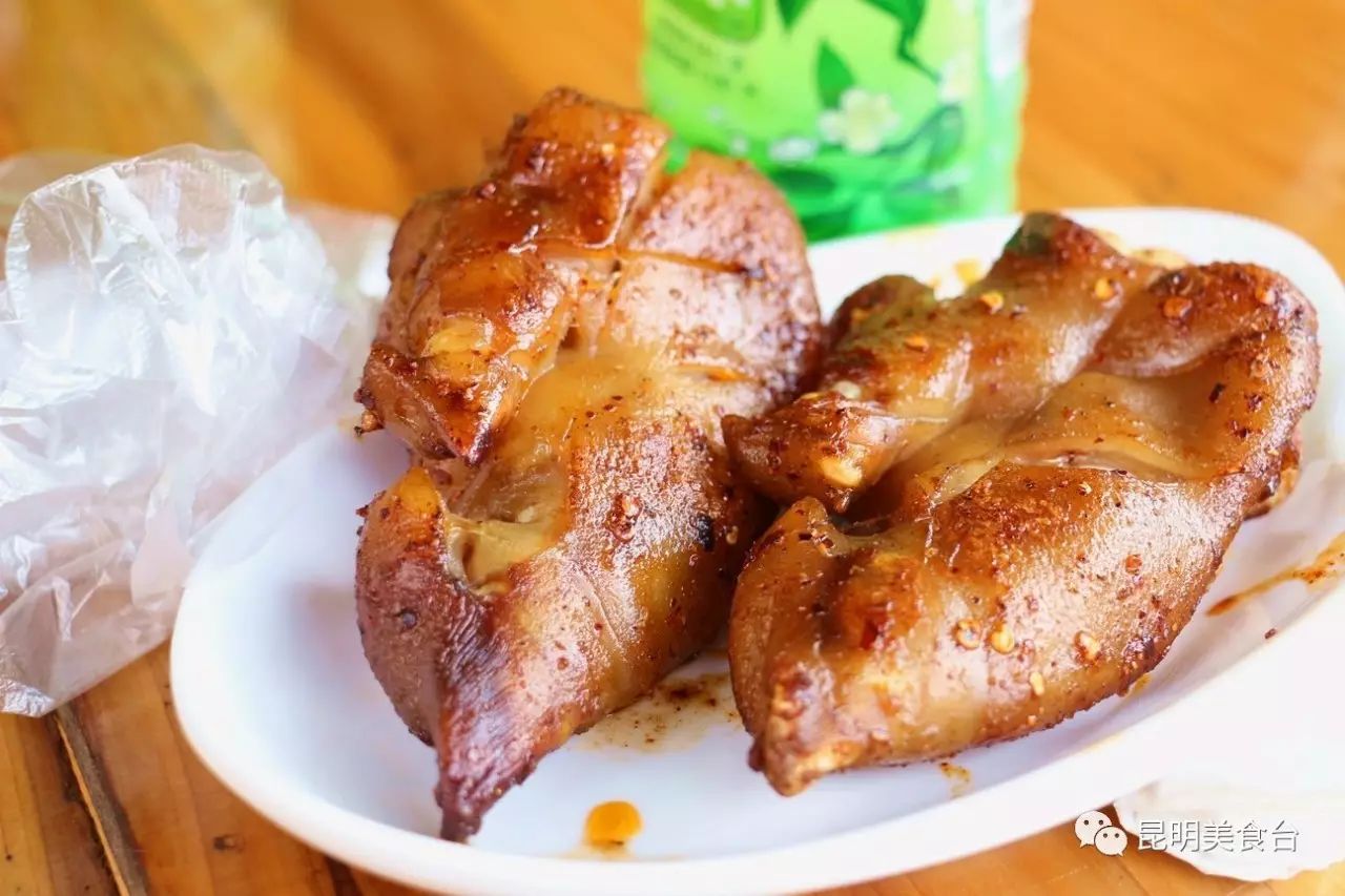 昆明排队到腿软的14家民间老店，吃过6家以上算你厉害