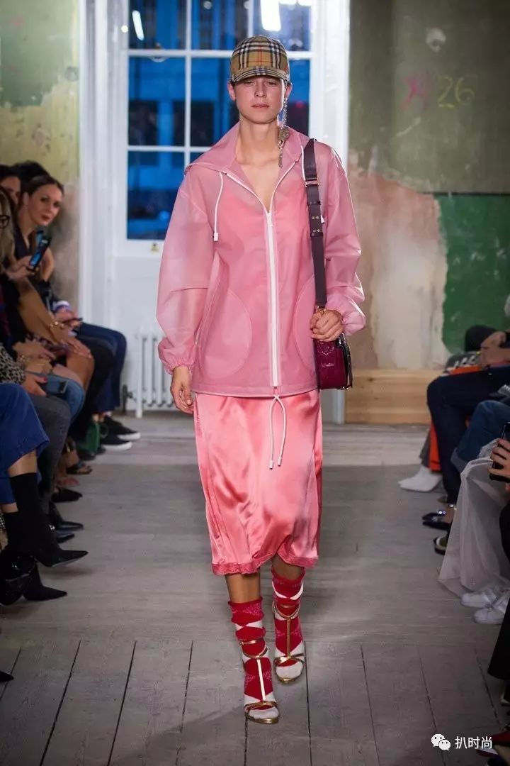 2018春夏伦敦时装周丨Burberry之外，还有什么可看？