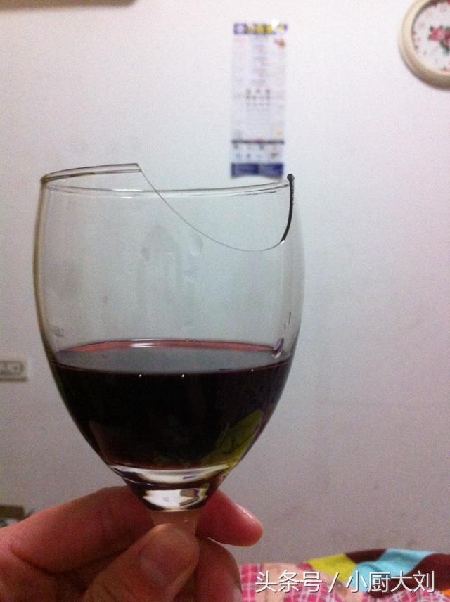 别问我葡萄酒怎么做，也别问酒杯是否为专业定制，因为我已经醉了