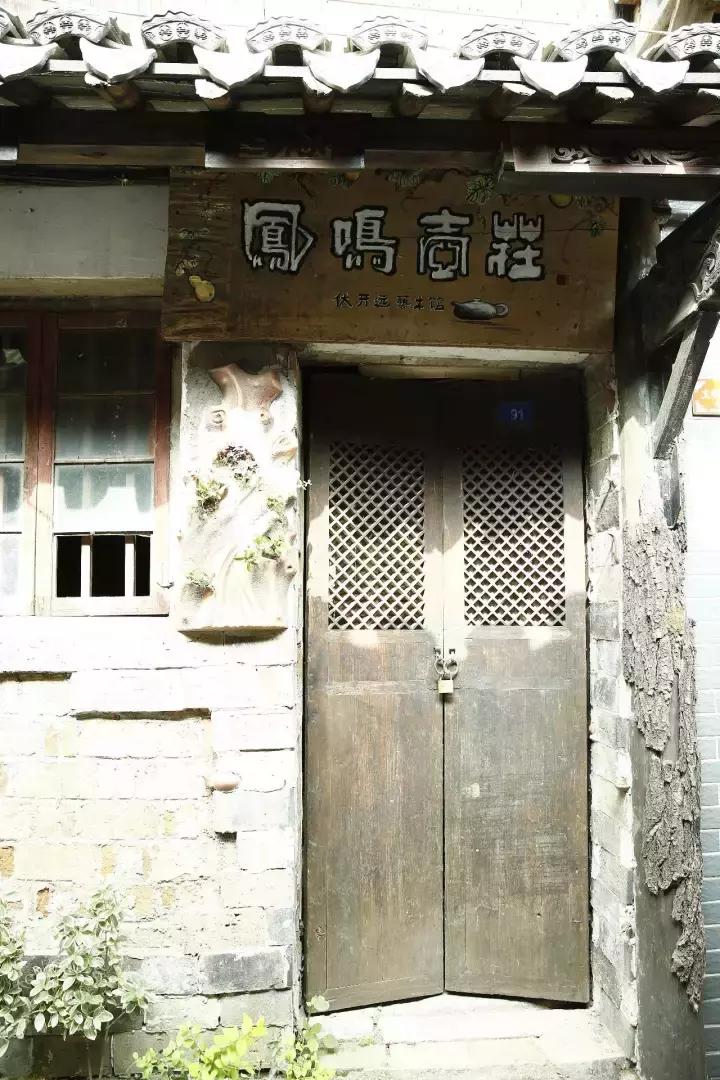 手工陶器店,看了一辈子的店