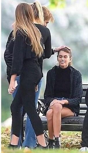 kaiagerber辛迪克劳馥,辛迪克劳馥的女儿kaia首秀