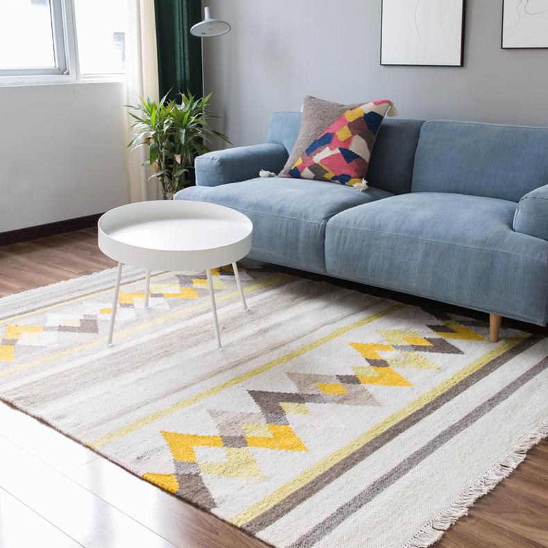 以秋色偎暖意,擅用理论饰潮家