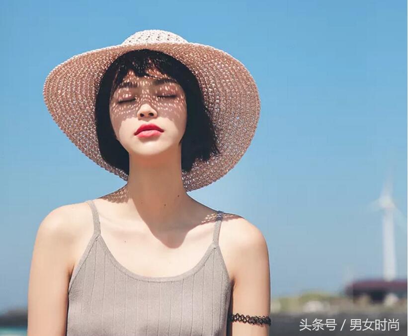 女朋友撒娇男生什么感觉,当女朋友撒娇时男朋友怎么回复