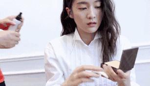 国庆要去浪？周冬雨刘亦菲等女星开包，10件单品斗赢票圈不会输