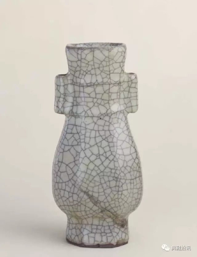 极具宋哥窑特征的哥窑贯耳瓶图片,澳门哥窑报价