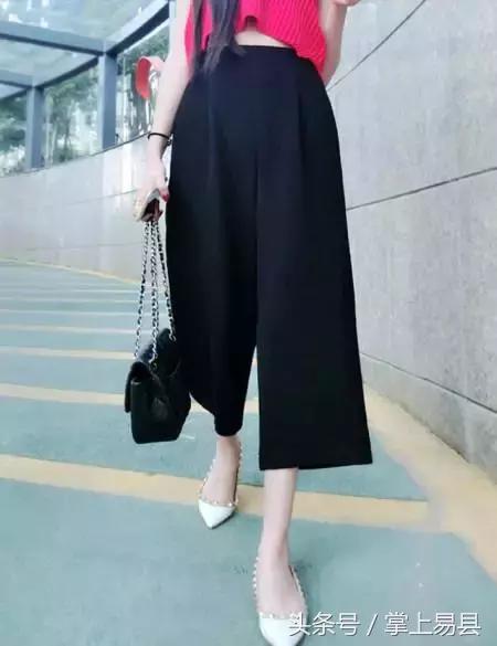 今年秋季流行穿裙子裤子超级时髦,2020年冬季最流行女装裤子