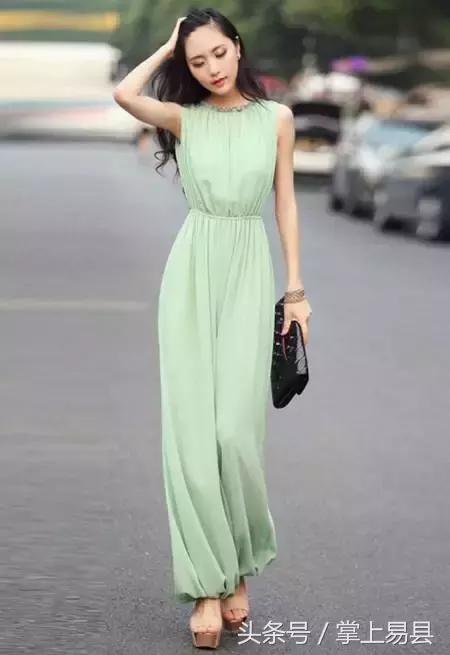 今年秋季流行穿裙子裤子超级时髦,2020年冬季最流行女装裤子