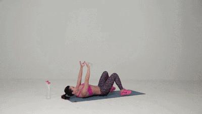 腹肌训练动作练出腹肌马甲线,练腹肌是先练腹肌还是练马甲线