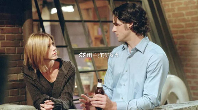 暖过拥抱,柔过亲吻,只有羊绒衫能给女人温柔的怀抱