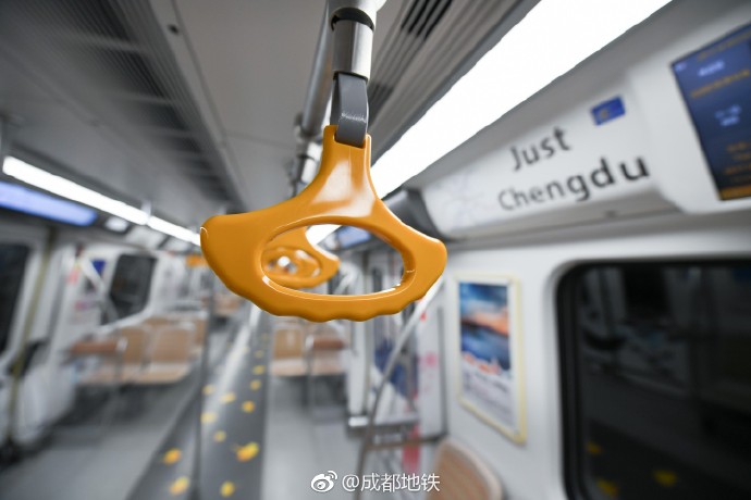 成都地铁烤匠广告,成都地铁2号线上的广告