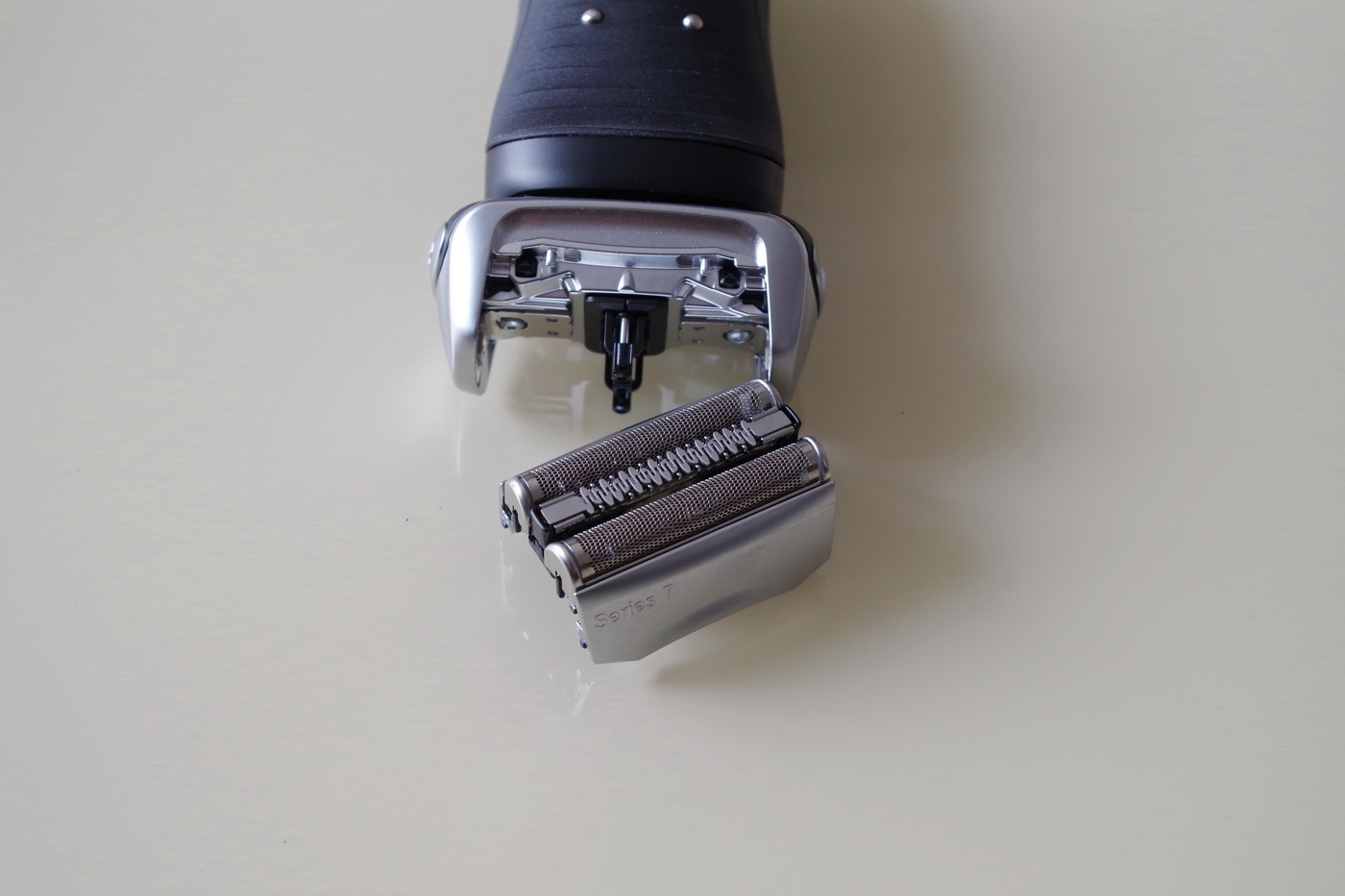 博朗尊享9系男士电动剃须刀,德国博朗电动剃须刀6系