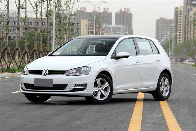 奥迪a3和奔驰a200两厢哪个值得买,奥迪a3两厢车1.4t进口2013年图片