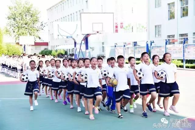 中国足球未来10年崛起,少年肩负着中国足球的未来