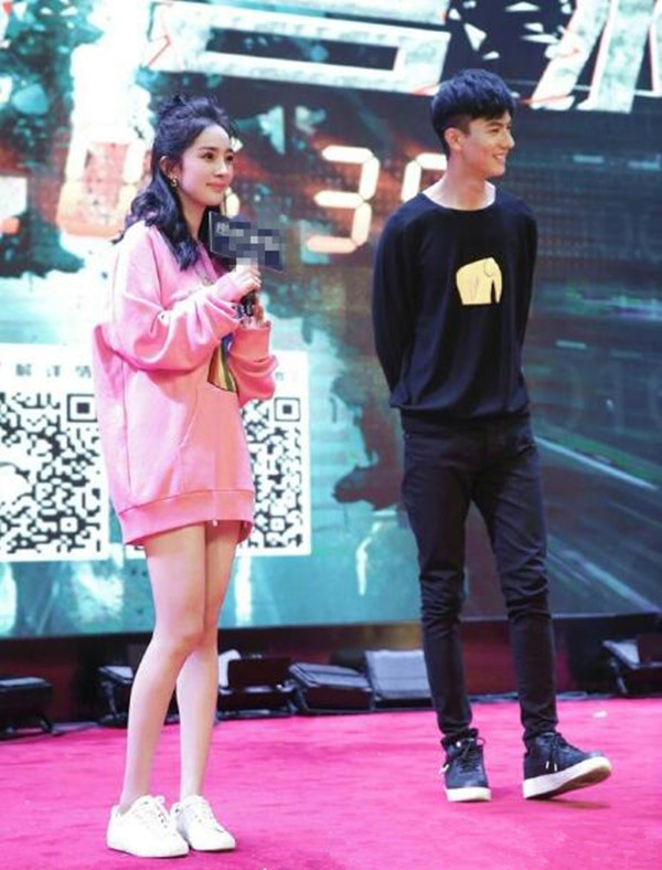 李菲儿穿运动裙,李菲儿穿搭卫衣