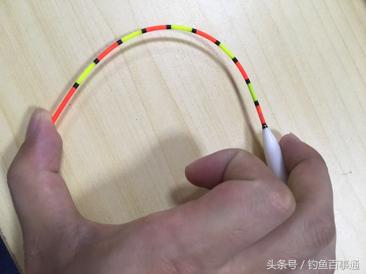 浮漂小凤仙野钓,川泽浮漂与小凤仙浮漂质量对比