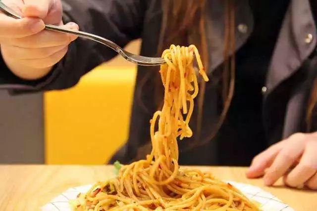 关心薛之谦的那些瓜农，你想好周末去哪吃了吗？