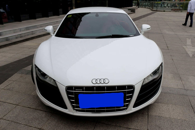 r8是顶级超跑吗,年轻人的第一台超跑r8