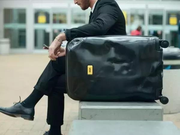 杨幂同款透明大蝴蝶手机壳好用吗,杨幂旅游攻略收纳旅行箱