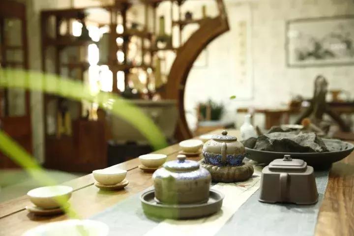 手工陶器店,看了一辈子的店