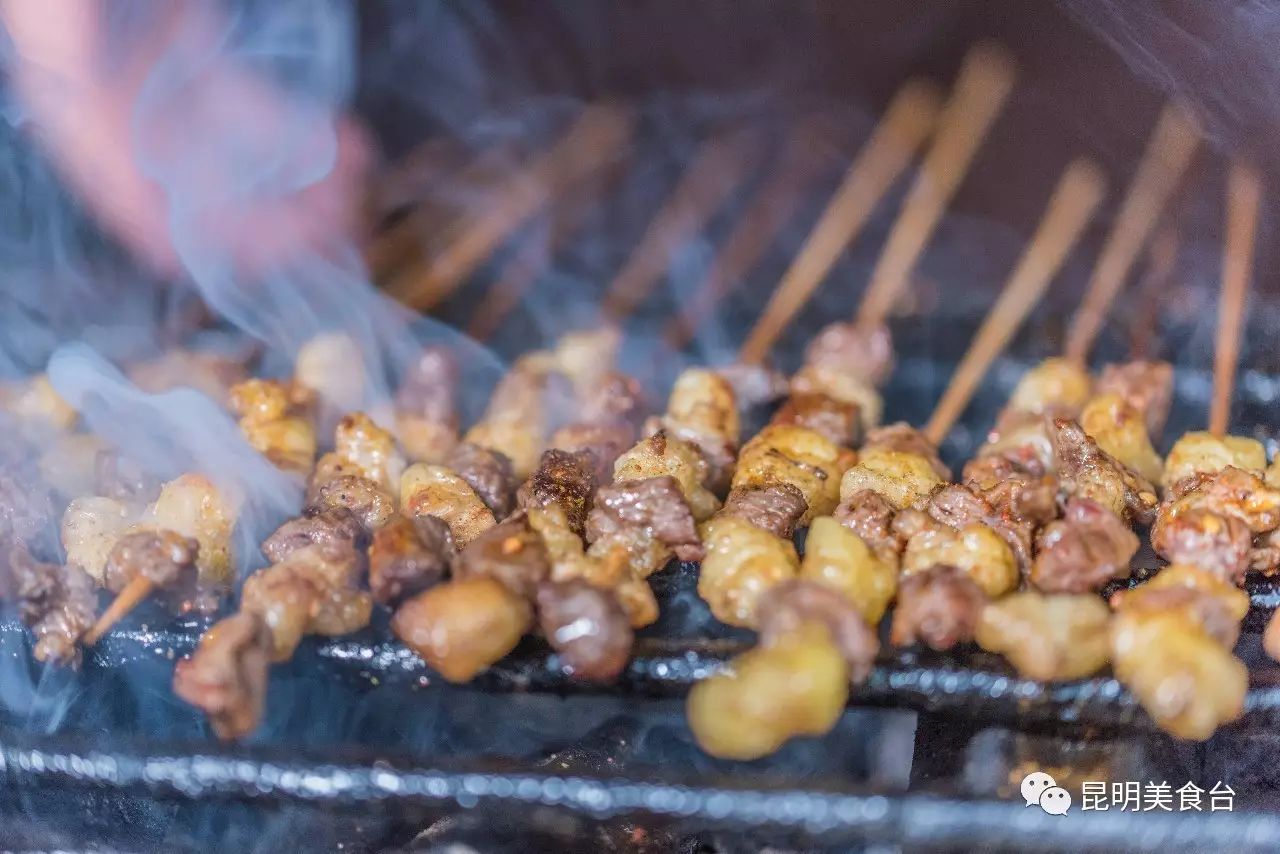 昆明排队到腿软的14家民间老店，吃过6家以上算你厉害