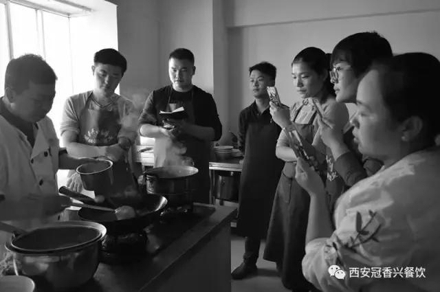 想开个凉皮肉夹馍的店怎么学习,开家米线凉皮肉夹馍店利润