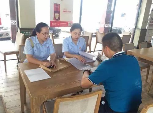 男子离婚后拖欠女儿抚养费70余万海口秀英法院司法拘留“老赖”