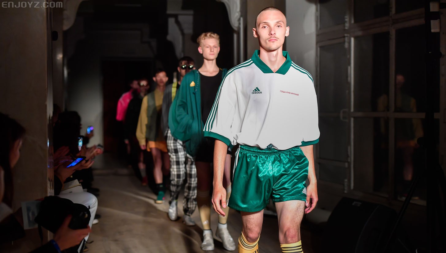 带货女王杨幂全集,杨幂同款卫衣白色款爆款