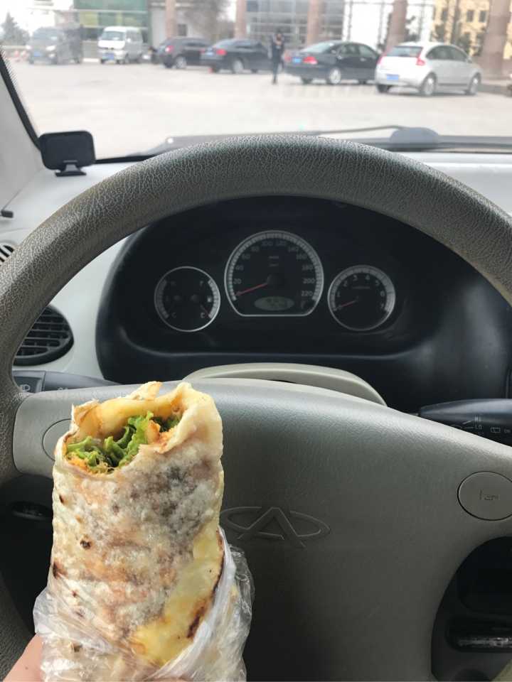 开三千元的汽车什么感觉,开一万块钱的车省钱